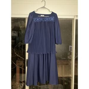 Cue Fashions Navy Blue Lace‎ Dress 16.5, Long Sleeves, Pleated Scalloped Hem